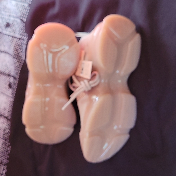 NWT Madden Sneakers - Picture 6 of 6